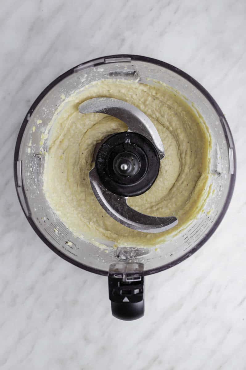 Hummus witout garlic in a food processor.